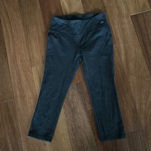 GAP Gray Capri Leggings - Size XS- Performance Cotton - Very Good Condition